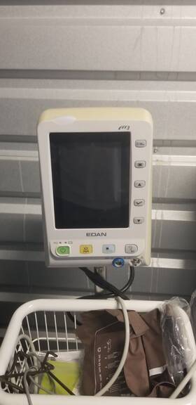 Edan M3 Nst M3 Nst Vital Signs Monitor Nibp Spo2 Temperature - With Stand