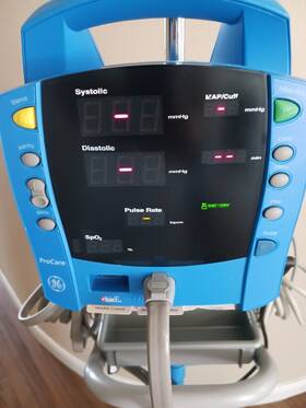 Ge 2009614-001 Dinamap Procare 300 Dpc300c Patient Monitor With Spo2 Masimo Port On Cart