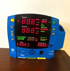2038172-001-301227 Ge Dinamap V100 Patient Monitor With New Power Adaptor And Bp Hose