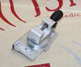 Kromker 6058-01-0-900 Rotatable Quick Claw Mount For Philips Intellivue X3/mx100 989803200031
