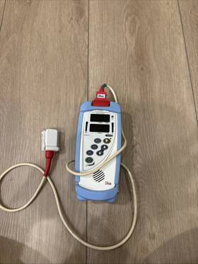 Masimo Mav067901 Rad 5v Handheld Pulse Oximeter With Adult Finger Sensor