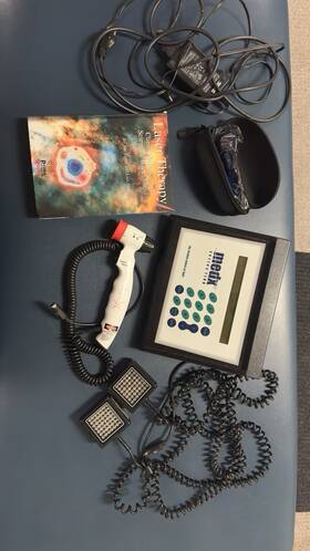 Medx Health Mbm1100 #3116 Cold Laser Console 200 Mw Handheld 660 Nm 880 Pads Textbook