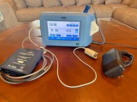 Midmark 1 100 1615 Iqvitals Vital Signs Monitor Bundle Nibp Spo2 Temp Probe Cuff Hose