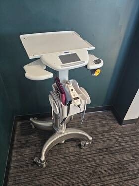 Midmark 6216-001-813 Vital Signs Monitor Mobile Cart Iqvitals Zone 23 To 49 Inch Height Mist