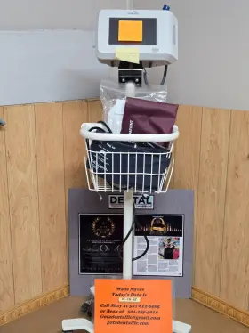 3-004-2000 Midmark Mmc012825 Digital Vital Signs Device Mobile Cart With Accessories 3-004-2000 Midmark Mmc012825 Digital Vital Signs Device Mobile Cart With Accessories
