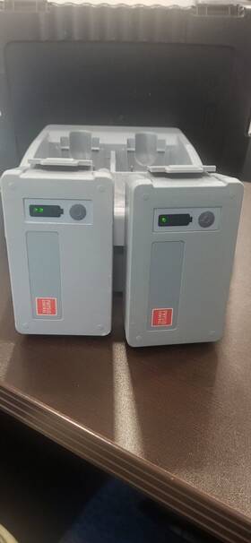 Physio-control 64832471 Lifepak 15 Dual Battery Statio. Charger With 2 Batteries