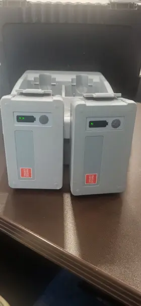 64832471 Physio-control Lifepak 15 Dual Battery Statio. Charger With 2 Batteries