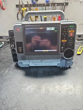 Physio-control V15-2-001605 Lifepak V15-2-001258 With Battery New Paddles