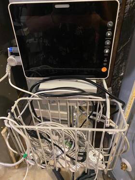 Sun 309sce Sun-309s Ce Patient Monitor With Wheeled Stand