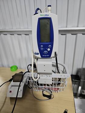 Welch Allyn 54364 450t0 Spot Vital Signs Lxi Monitor With New Battery And Bp Line