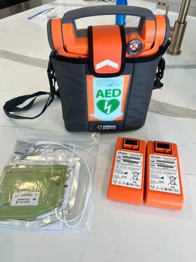 Zoll G5a-80p1 - Dual Language Aed