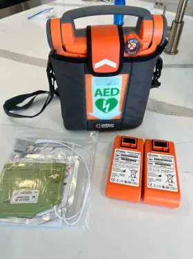 G5a-80p1 Zoll - Dual Language Aed G5a-80p1 Zoll - Dual Language Aed