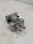 Philips Intellivue MP30 MP50 Mx Universal Table Mount Adapter M8003 With Gcx Used. Price: $39.00.